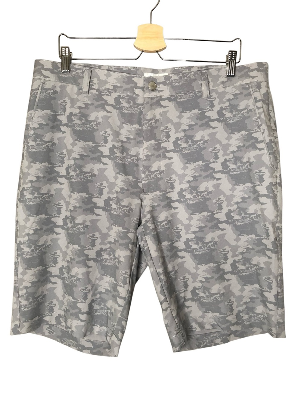 Peter Millar Crown Sport Men's Shackleford Camo Performance Hybrid Short Grey 36